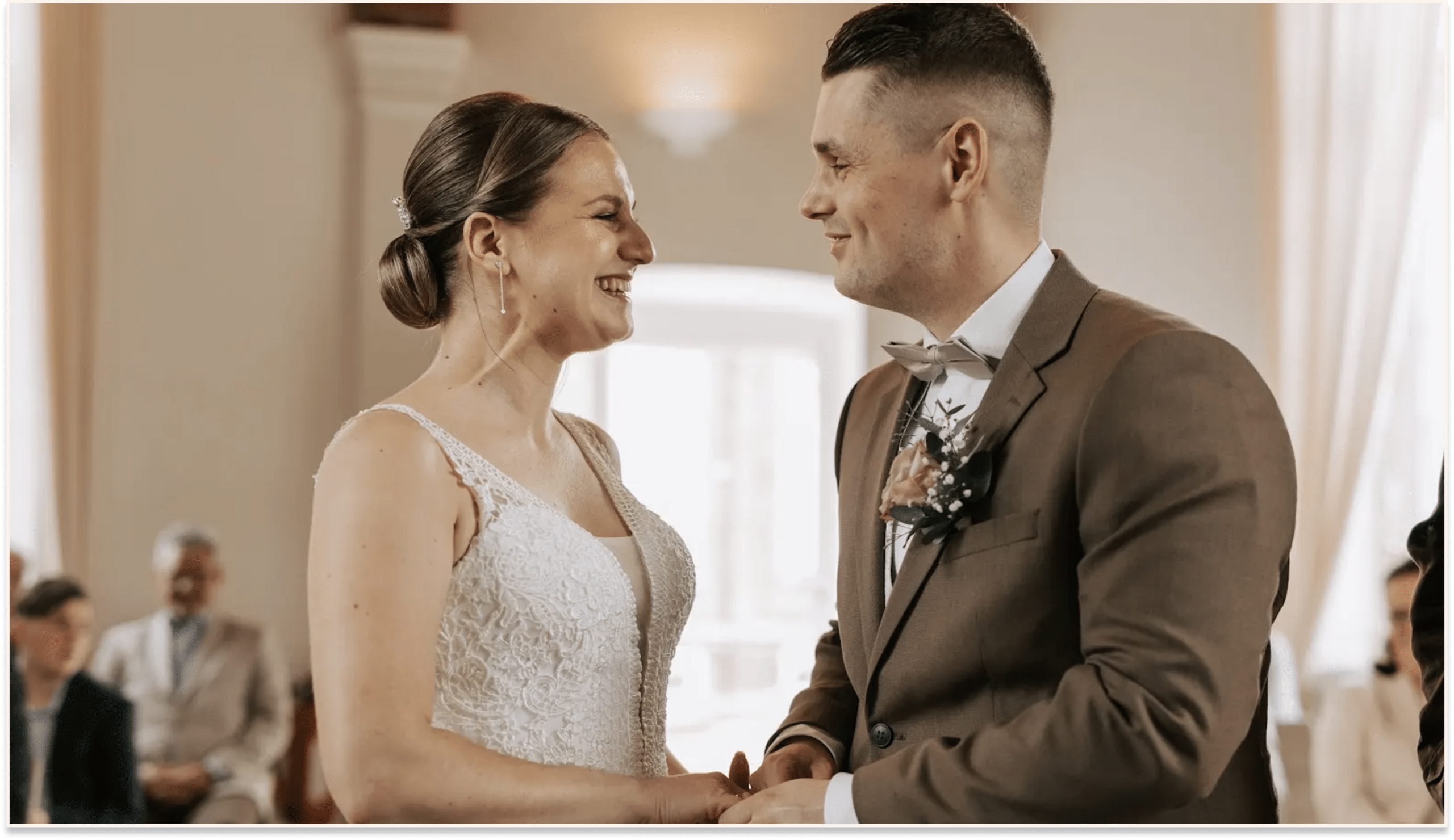 Mit Markenhochzeit findet ihr einen Hochzeitsfotografen, der zu euch passt.
