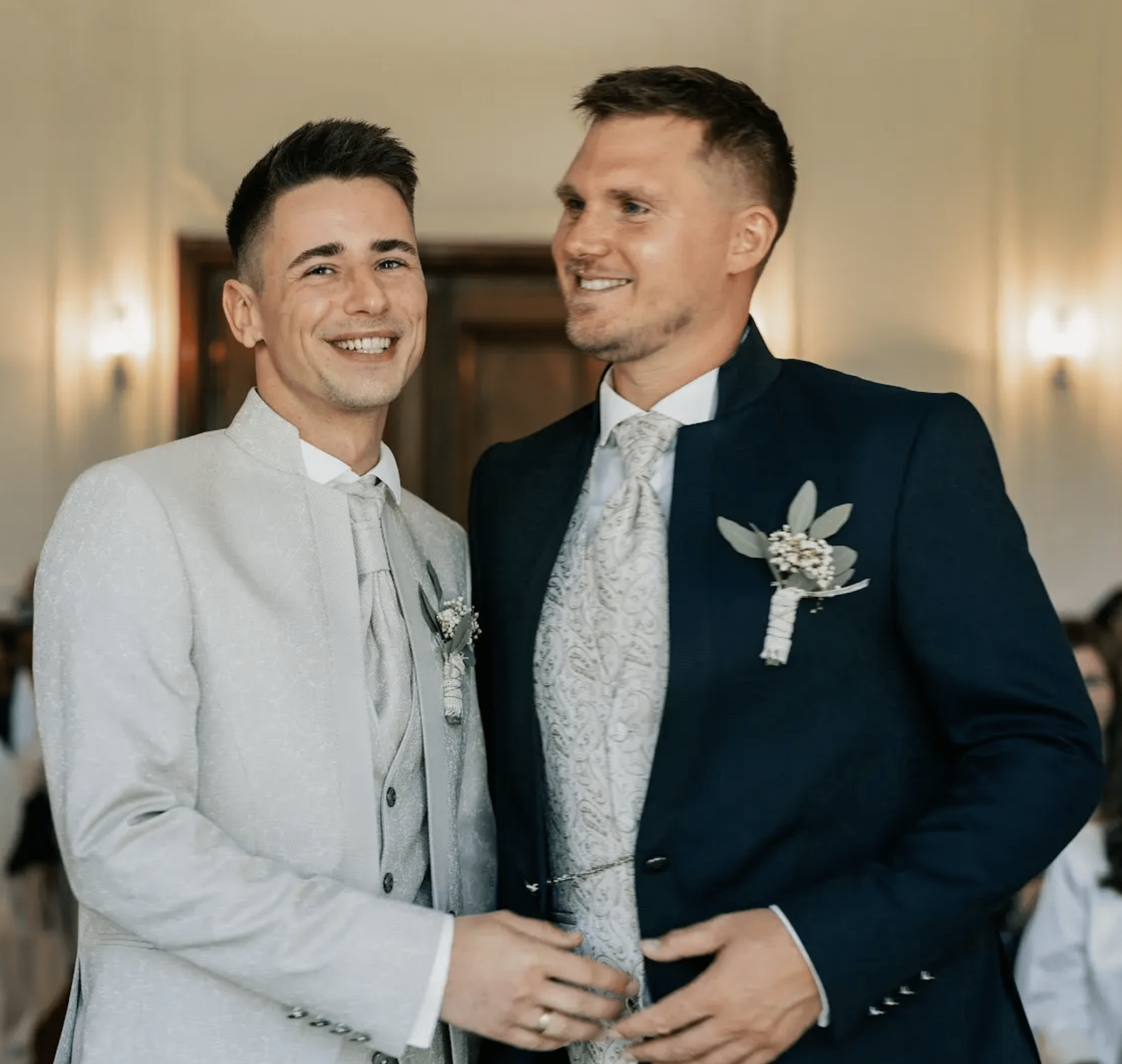 Die Hochzeitsfotografen von Markenhochzeit stimmen sich im Vorfeld mit dem Brautpaar ab, damit es ihre Hochzeitsfeier genießen kann.
